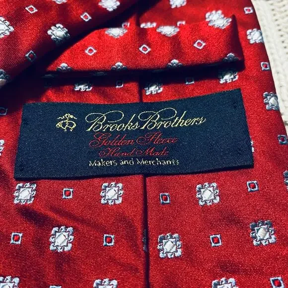 Brooks Brothers red patterned golden fleece luxury silk tie